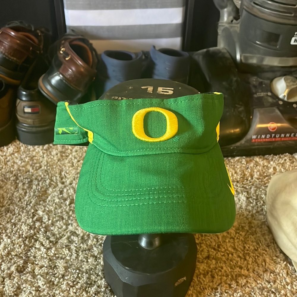 Oregon Nike visor
